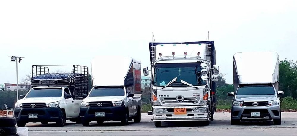 รถบรรทุกของไกรยุทธ Transport เรียงแถว